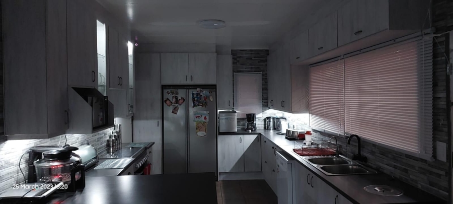 3 Bedroom Property for Sale in Geelhoutpark North West